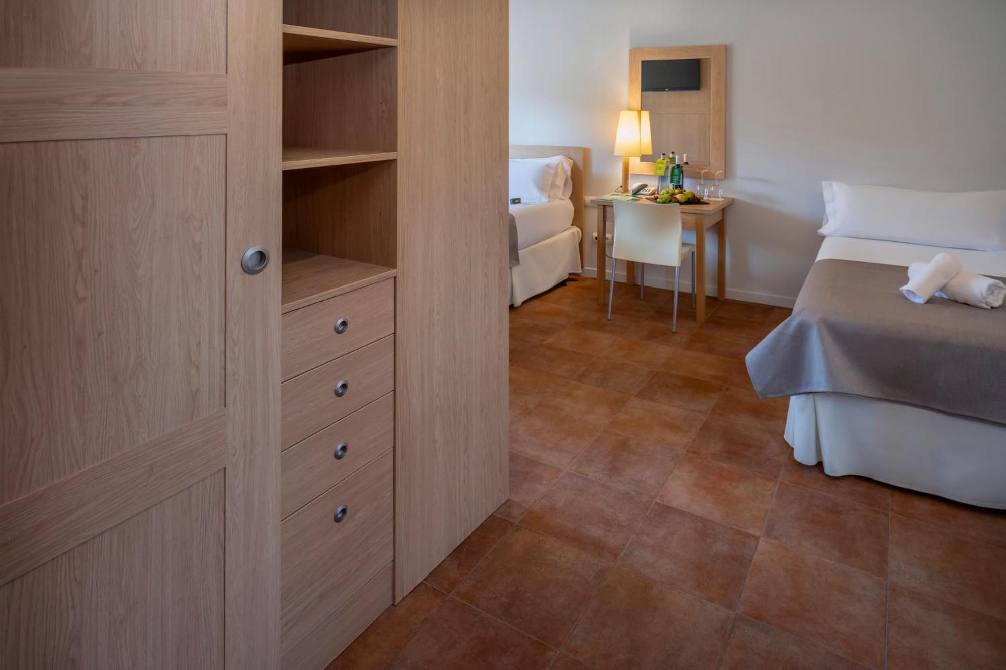 Hotel & Resort Vilar Rural D'Arnes By Serhs Hotels Sant Carles De La Rapita Room photo