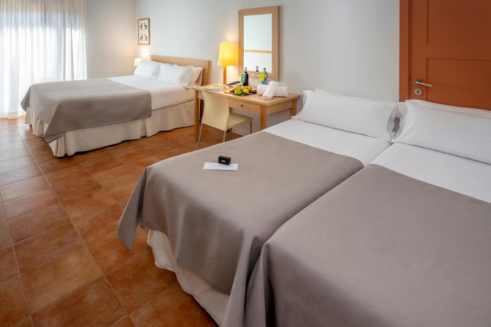 Hotel & Resort Vilar Rural D'Arnes By Serhs Hotels Sant Carles De La Rapita Room photo